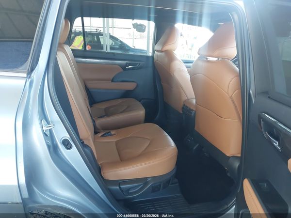 2024 TOYOTA HIGHLANDER PLATINUM