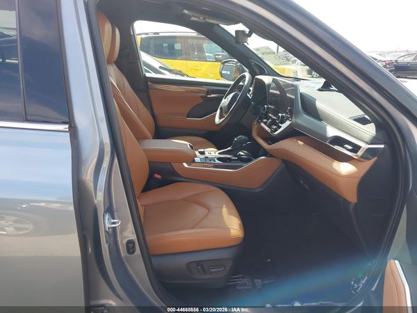 2024 TOYOTA HIGHLANDER PLATINUM