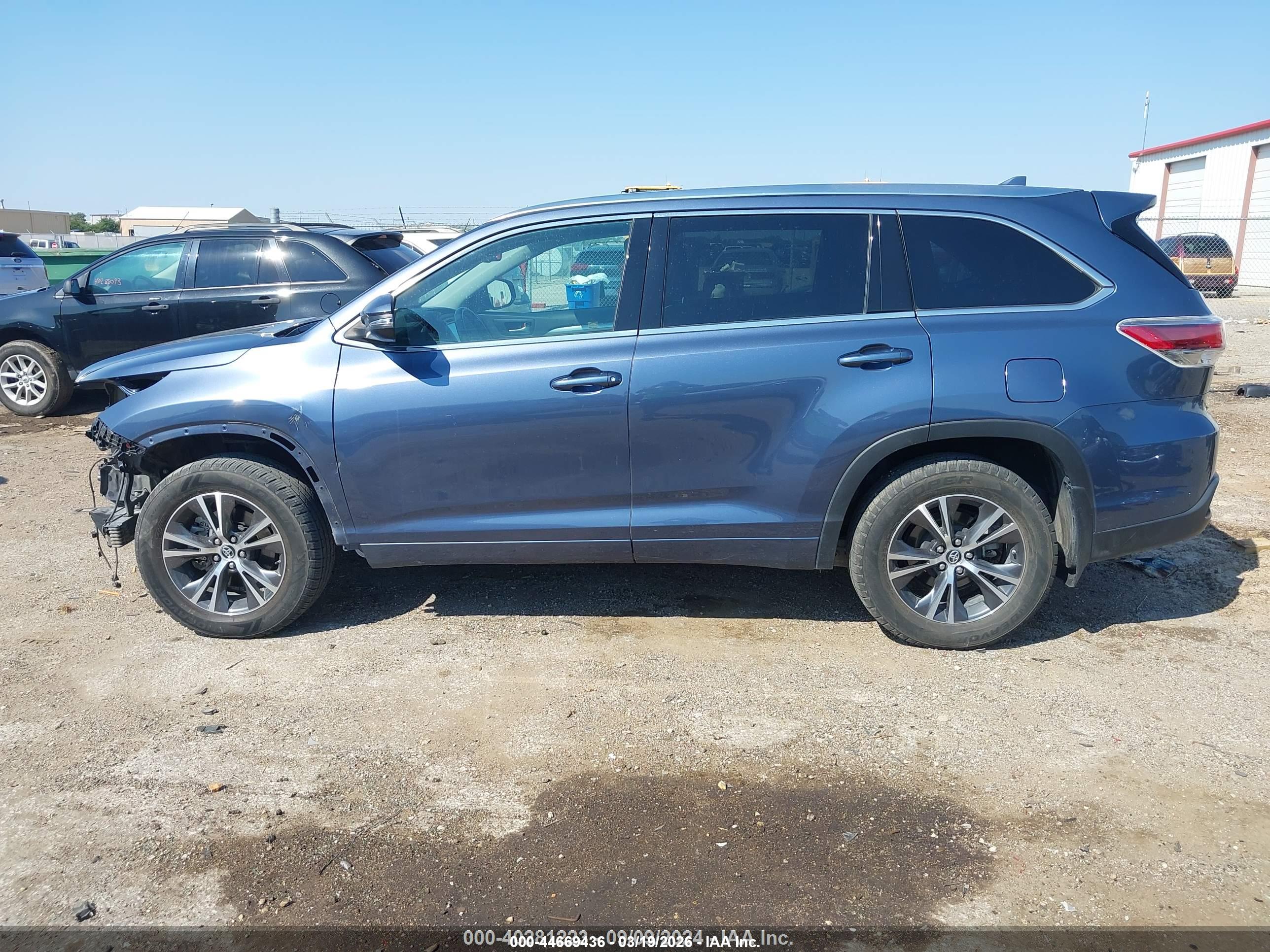 2016 TOYOTA HIGHLANDER XLE V6