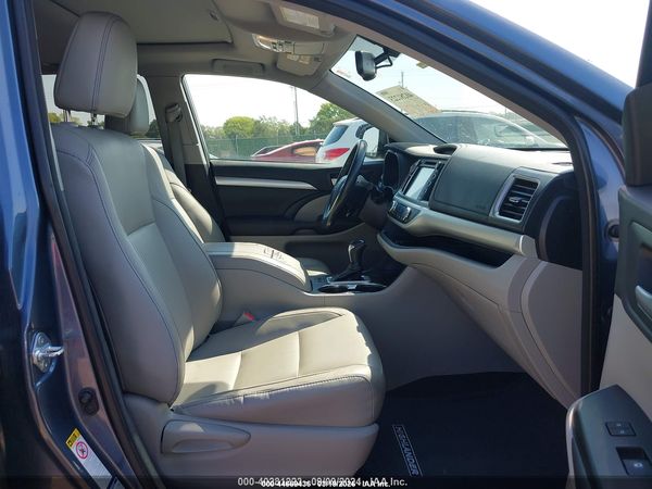 2016 TOYOTA HIGHLANDER XLE V6