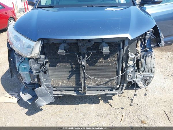 2016 TOYOTA HIGHLANDER XLE V6