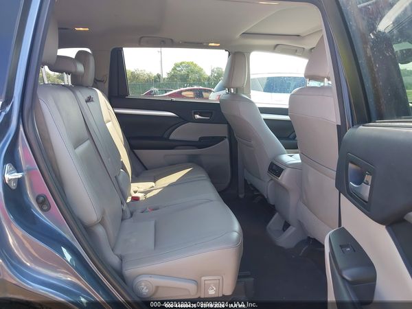 2016 TOYOTA HIGHLANDER XLE V6