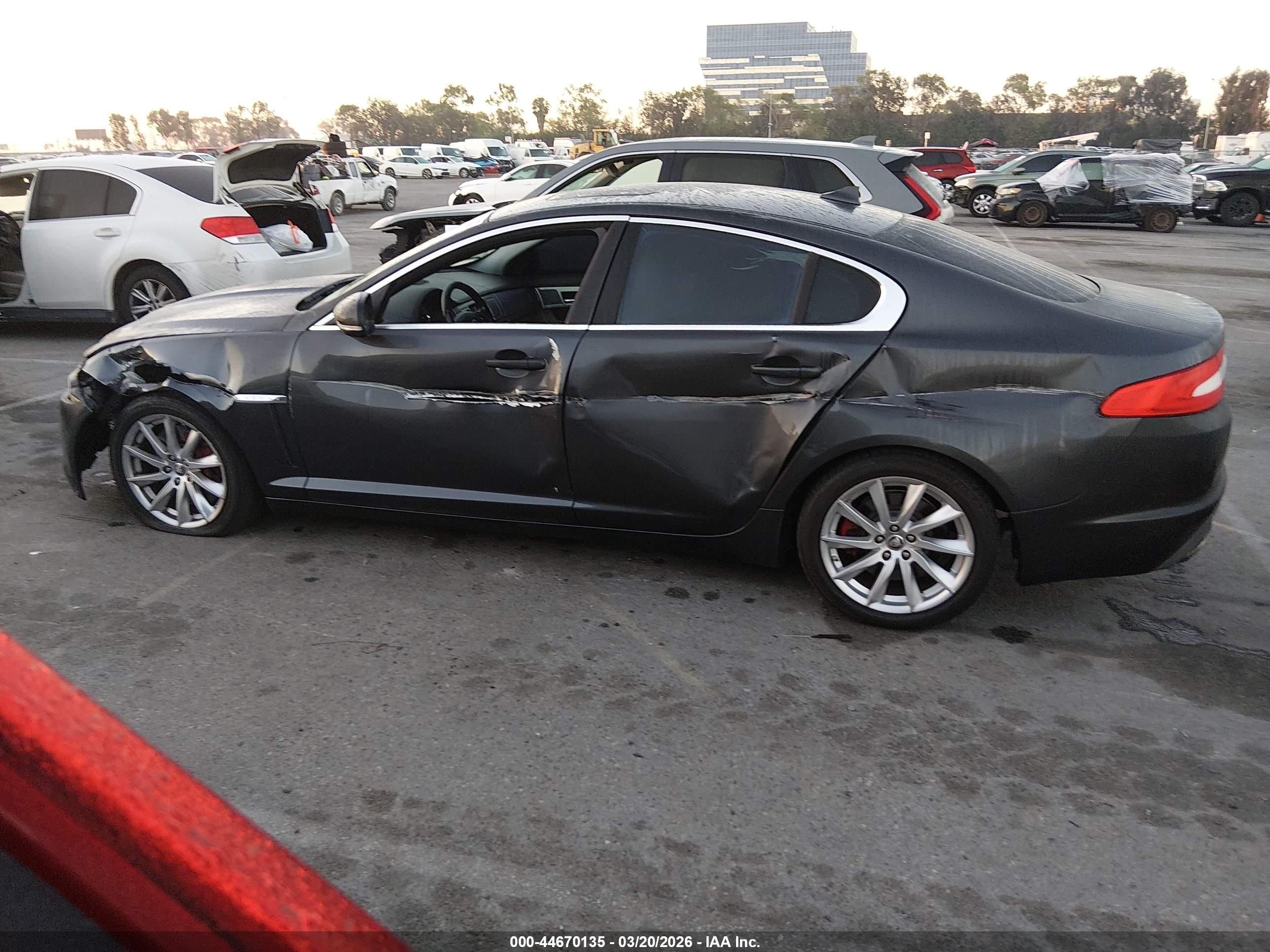 2013 JAGUAR XF I4 T