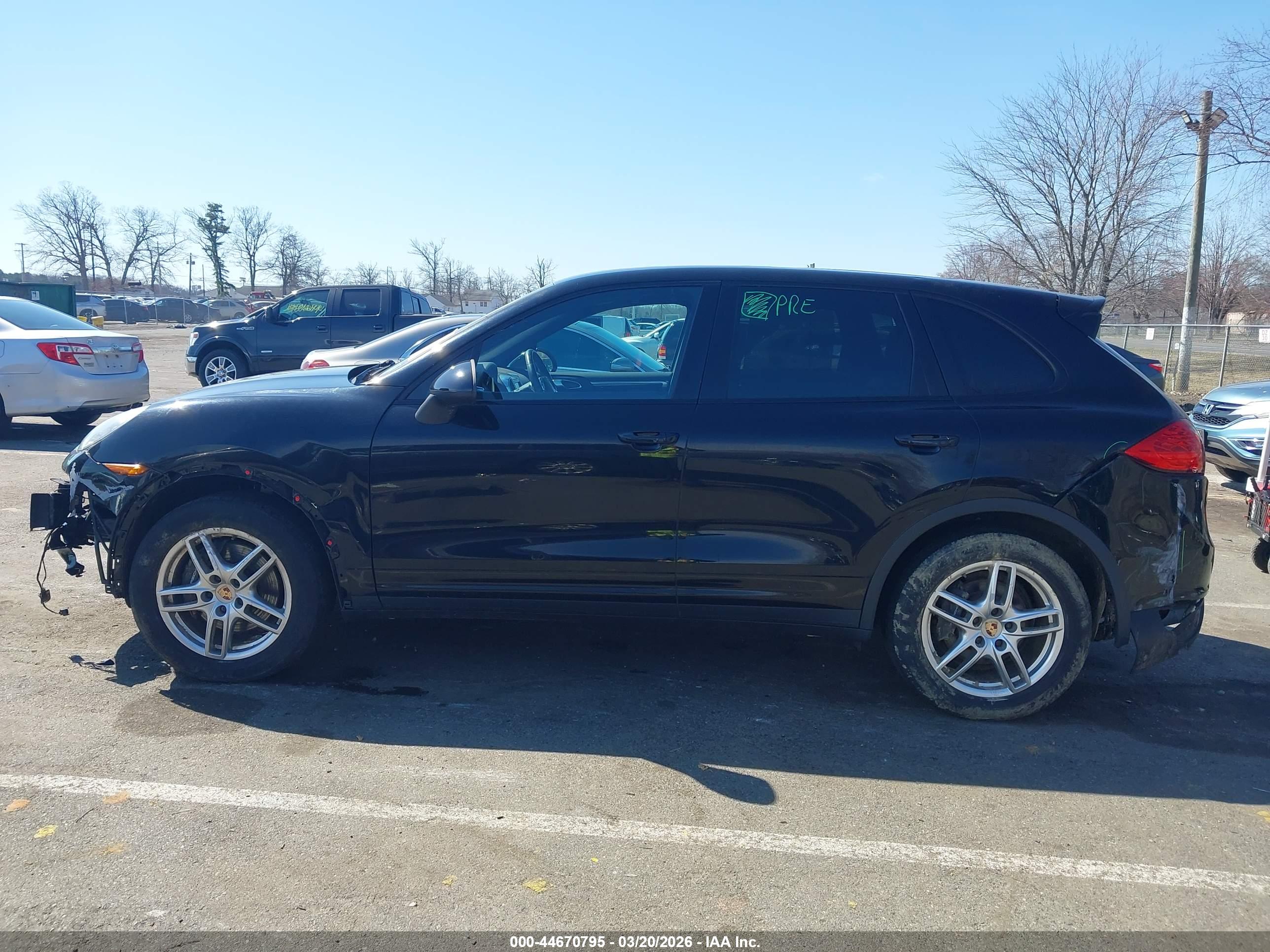 2014 PORSCHE CAYENNE