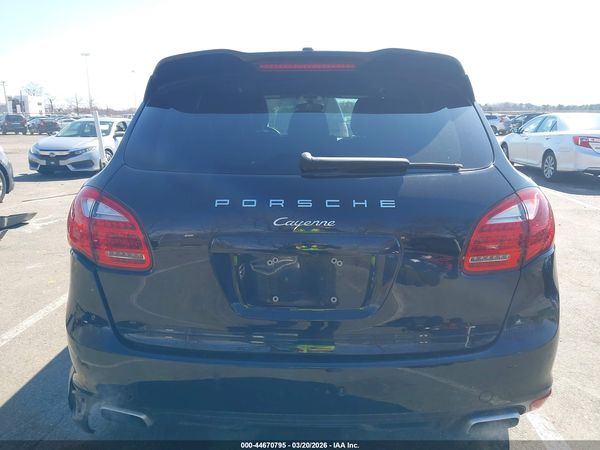 2014 PORSCHE CAYENNE