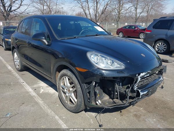 2014 PORSCHE CAYENNE
