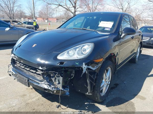 2014 PORSCHE CAYENNE