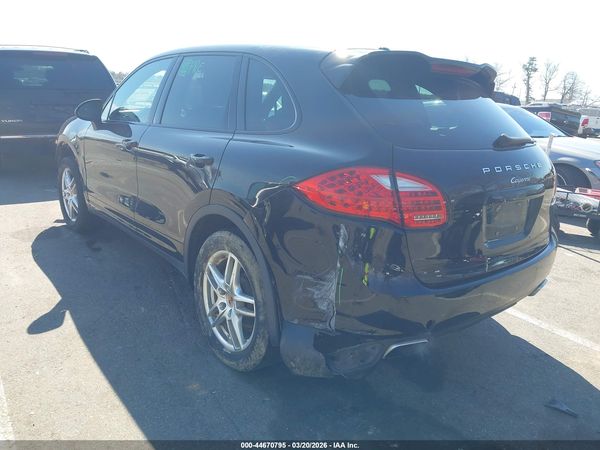 2014 PORSCHE CAYENNE