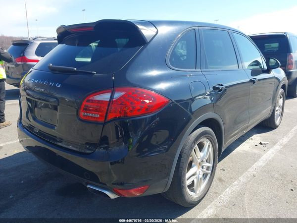 2014 PORSCHE CAYENNE