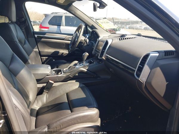 2014 PORSCHE CAYENNE