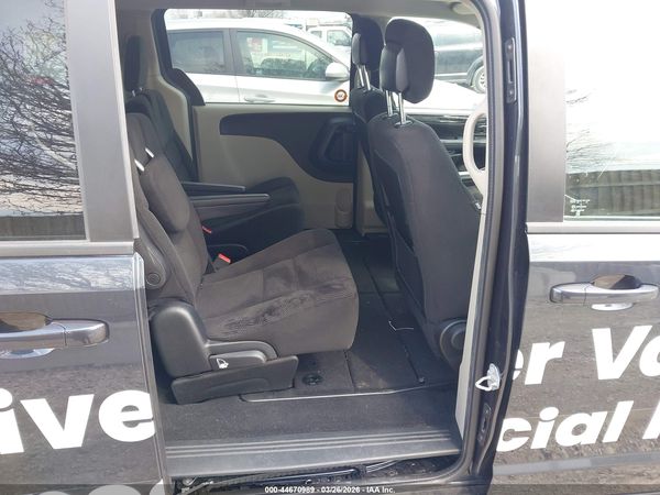 2014 DODGE GRAND CARAVAN SE — I8