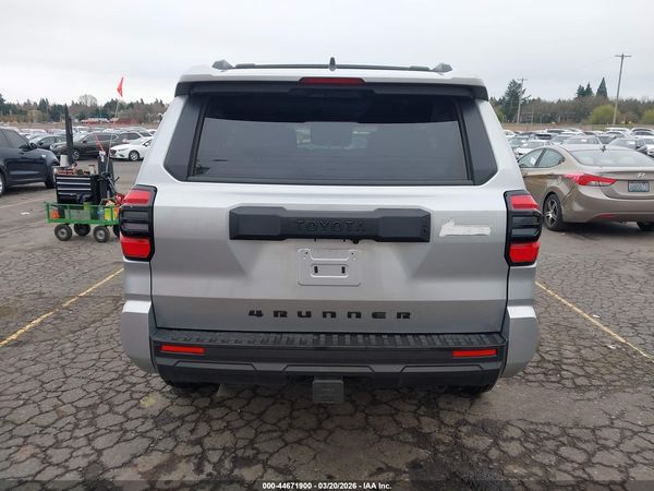 2025 TOYOTA 4RUNNER SR5