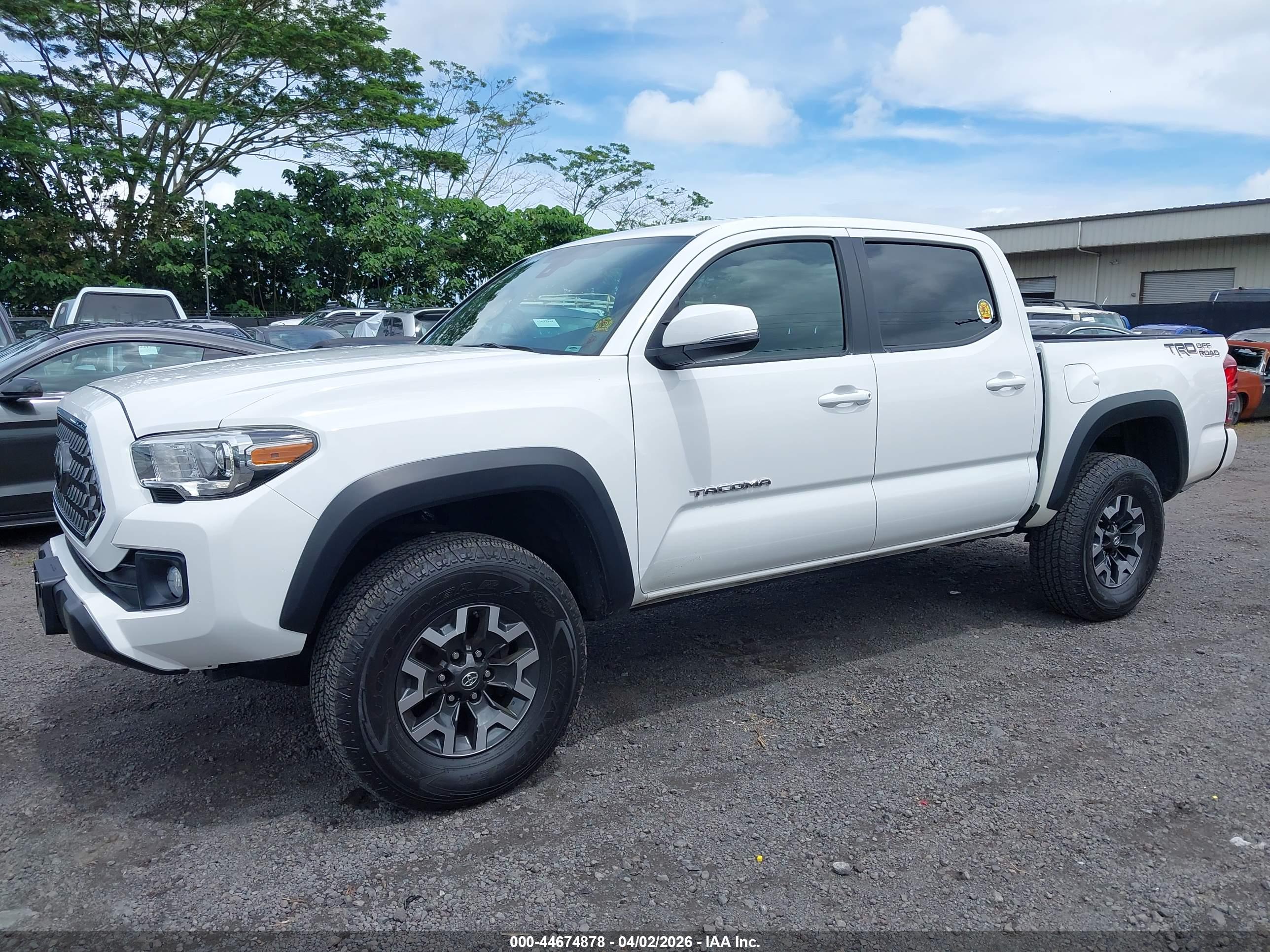 2018 TOYOTA TACOMA SR5 V6