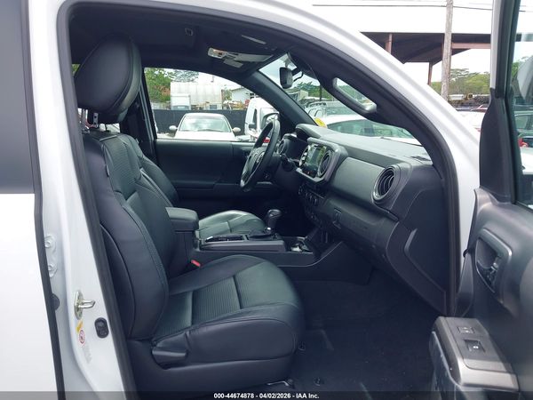 2018 TOYOTA TACOMA SR5 V6