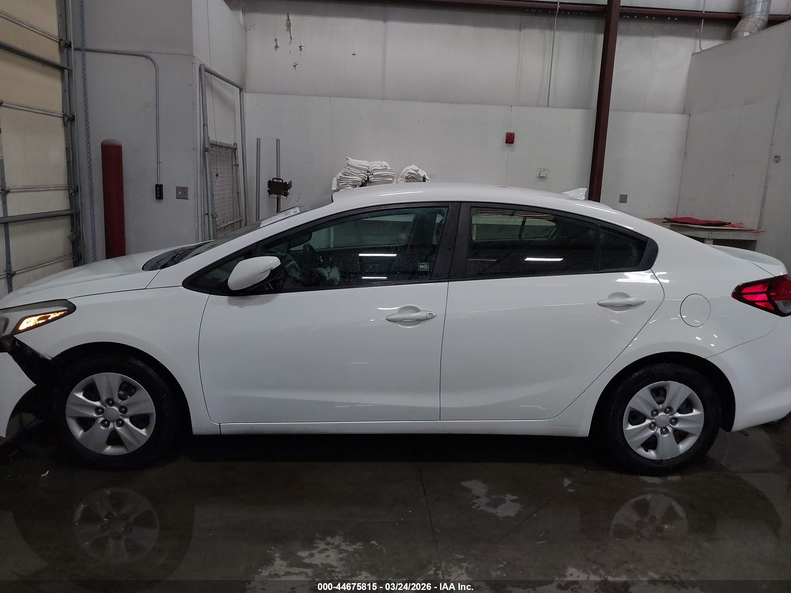 2017 KIA FORTE LX