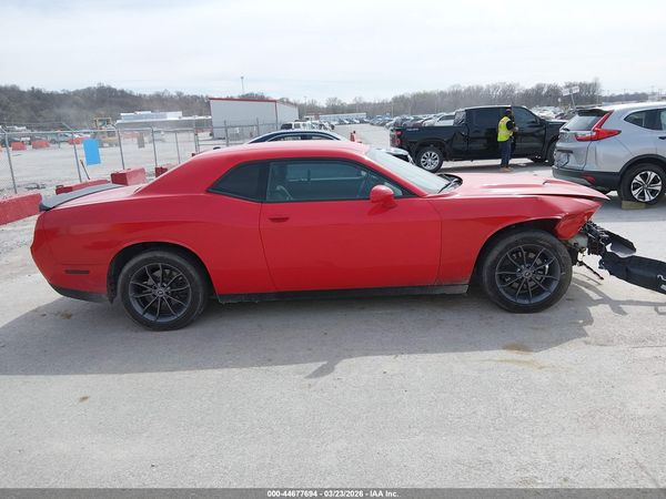 2016 DODGE CHALLENGER SXT