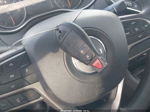 2019 JEEP CHEROKEE LATITUDE FWD
