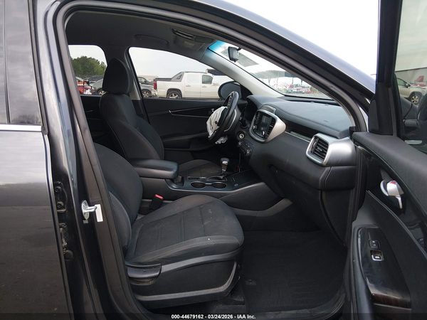 2019 KIA SORENTO 2.4L LX