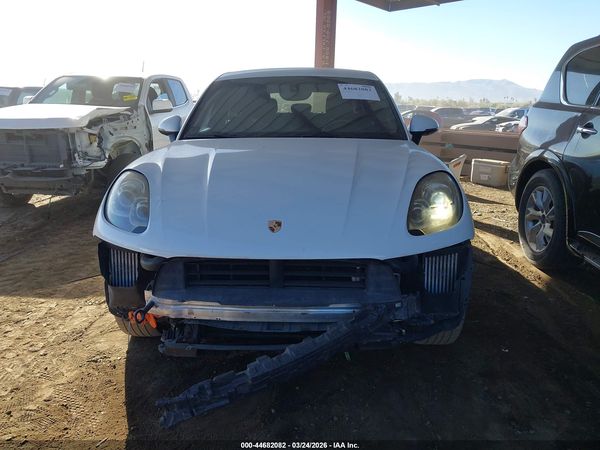 2015 PORSCHE MACAN S