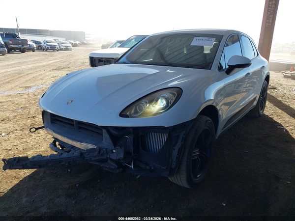 2015 PORSCHE MACAN S