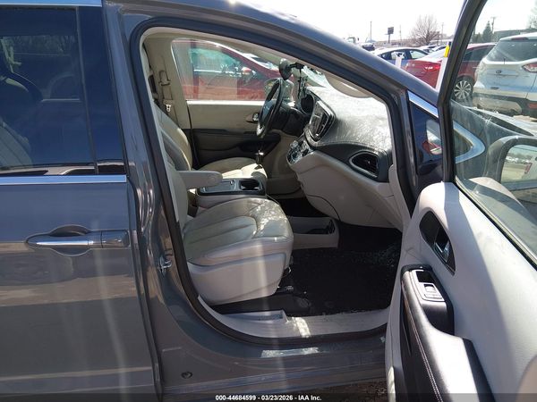 2021 CHRYSLER PACIFICA TOURING L — I5