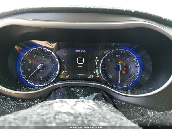 2021 CHRYSLER PACIFICA TOURING L — I7