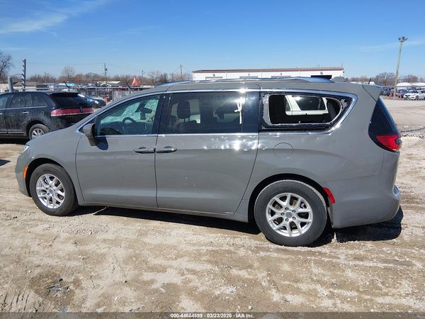 2021 CHRYSLER PACIFICA TOURING L — I117