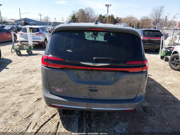 2021 CHRYSLER PACIFICA TOURING L — I119