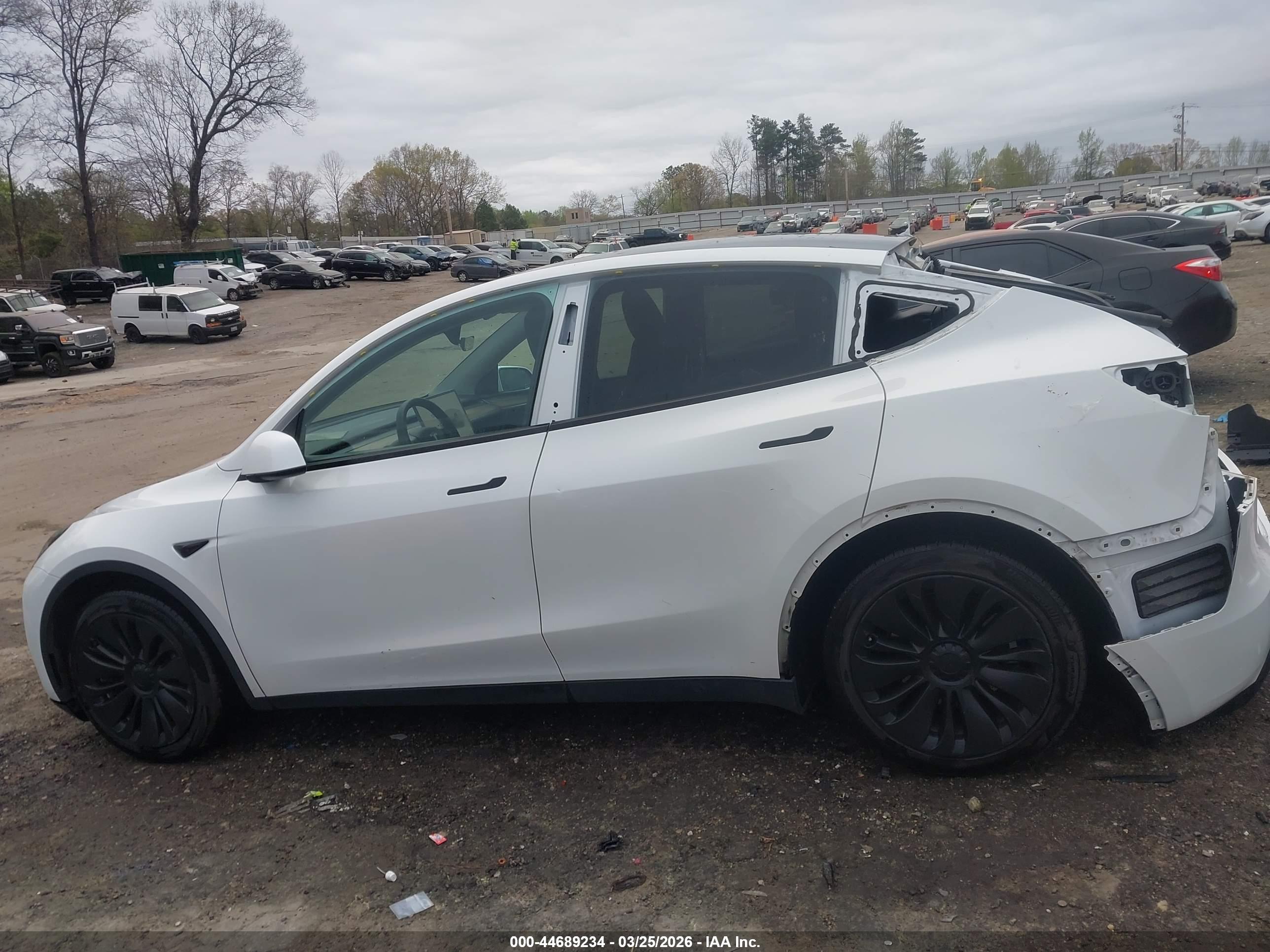 2023 TESLA MODEL Y
