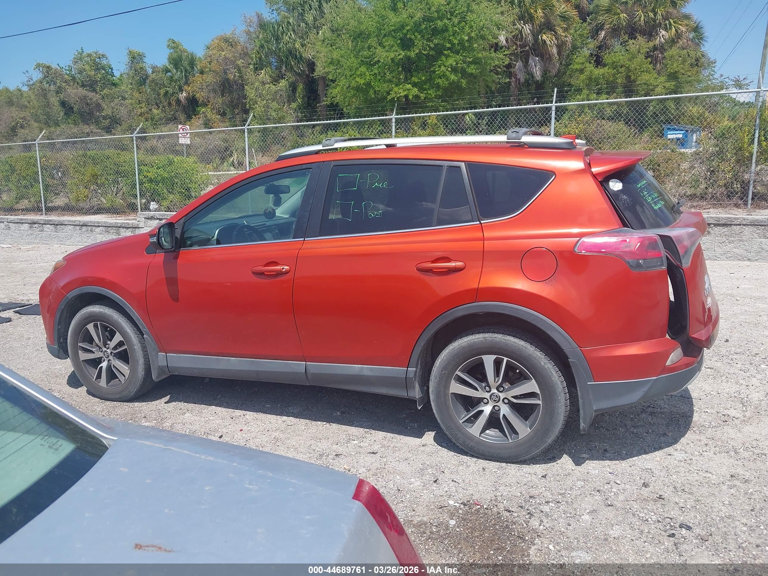 2016 TOYOTA RAV4 XLE