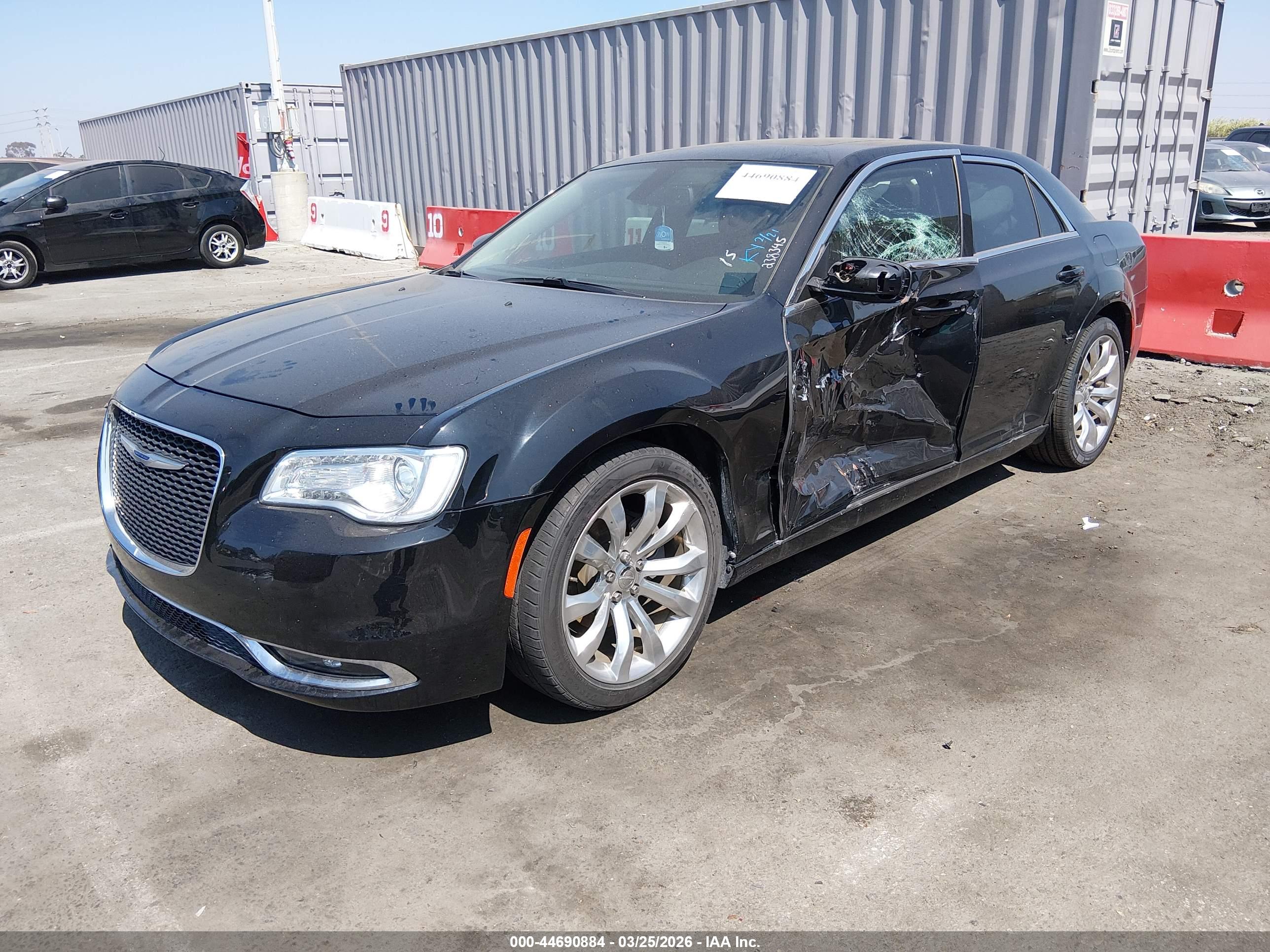 2020 CHRYSLER 300 TOURING L — I2