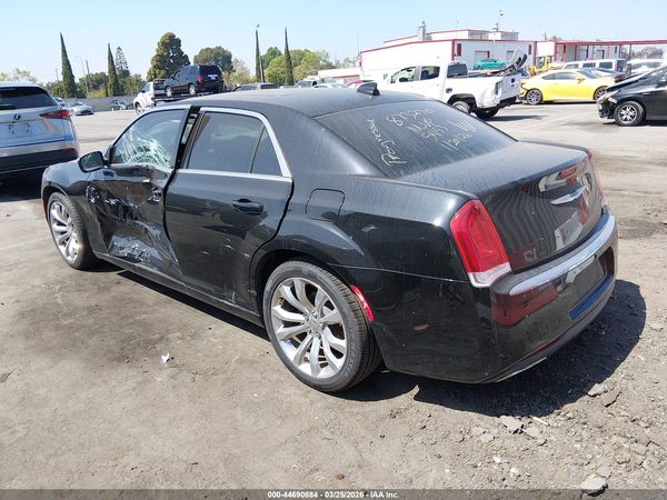 2020 CHRYSLER 300 TOURING L — I3