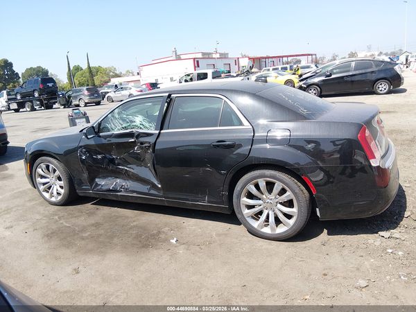 2020 CHRYSLER 300 TOURING L — I117
