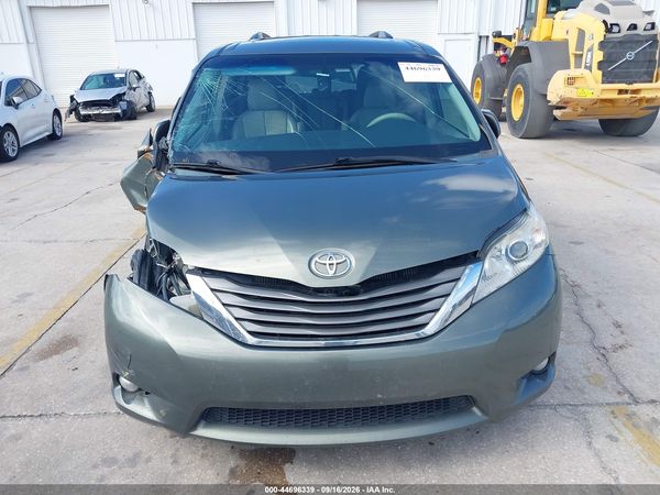2014 TOYOTA SIENNA XLE V6 8 PASSENGER — I115