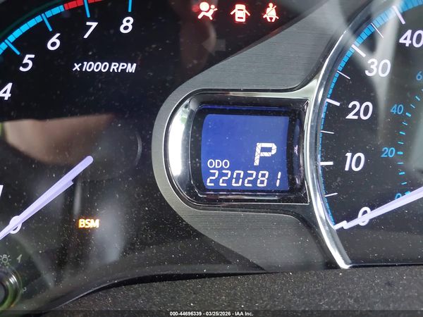2014 TOYOTA SIENNA XLE V6 8 PASSENGER — I118