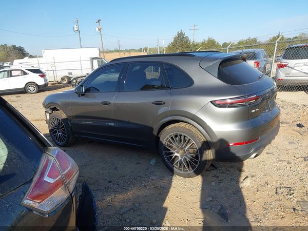 2019 PORSCHE CAYENNE