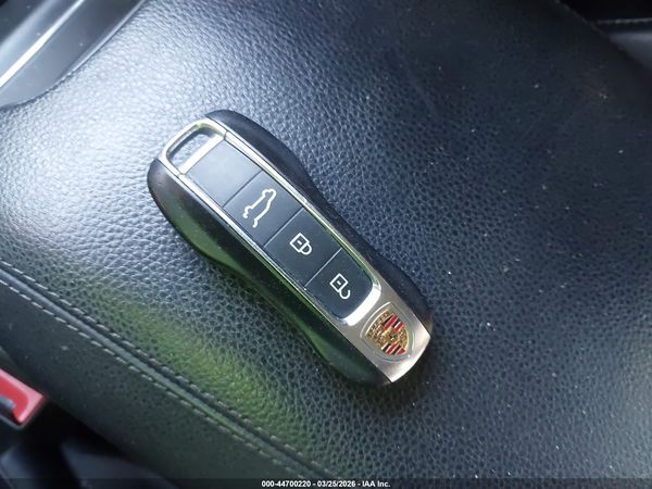 2019 PORSCHE CAYENNE