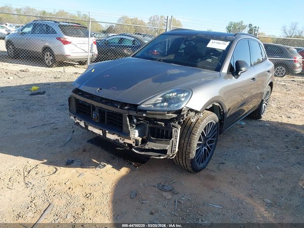 2019 PORSCHE CAYENNE