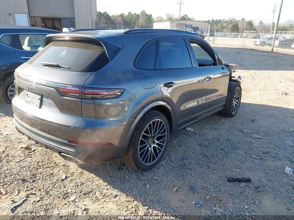 2019 PORSCHE CAYENNE