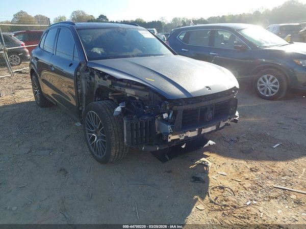 2019 PORSCHE CAYENNE