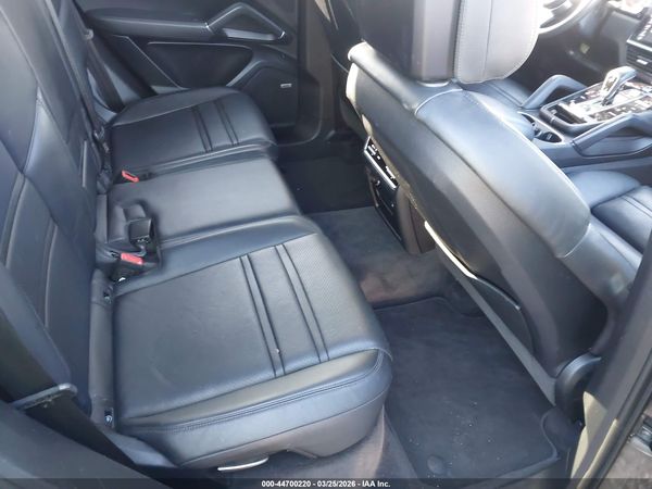 2019 PORSCHE CAYENNE