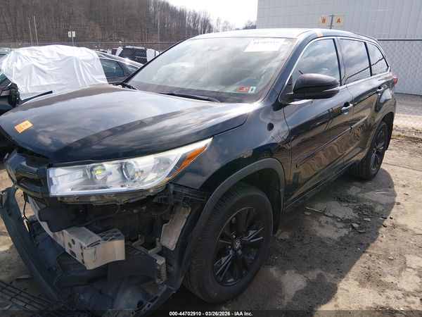 2017 TOYOTA HIGHLANDER LE