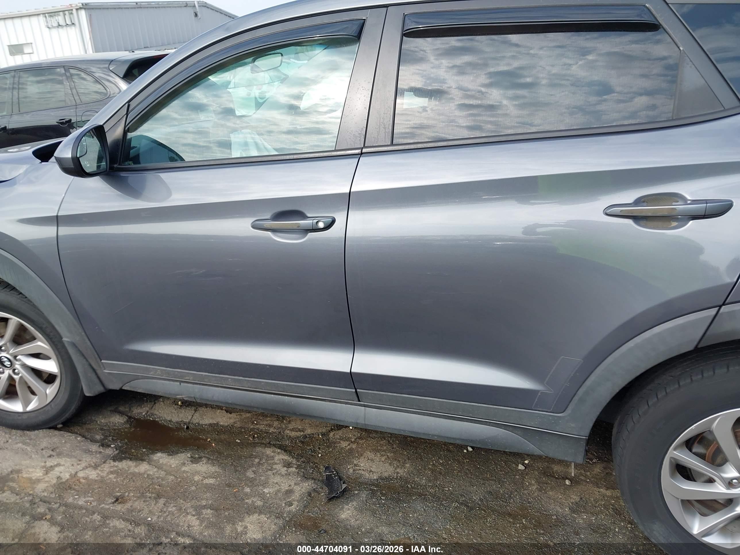 2016 HYUNDAI TUCSON SE