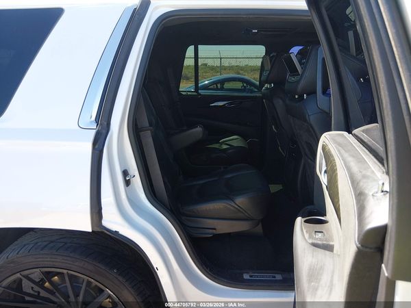 2016 CADILLAC ESCALADE PLATINUM