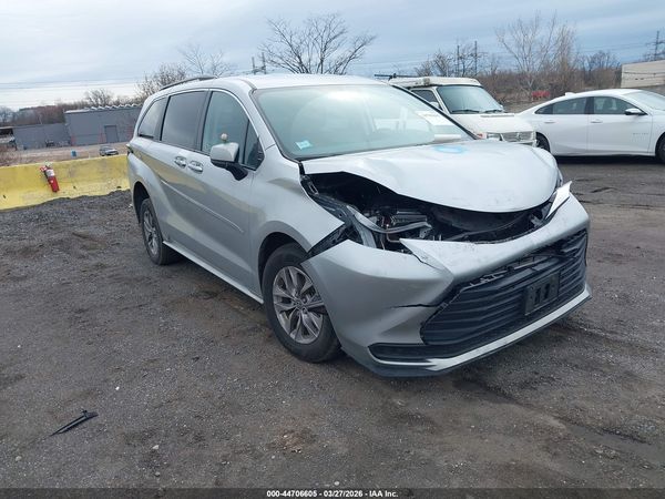 2022 TOYOTA SIENNA LE — I1