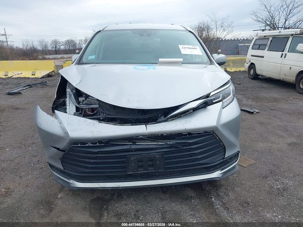 2022 TOYOTA SIENNA LE — I115