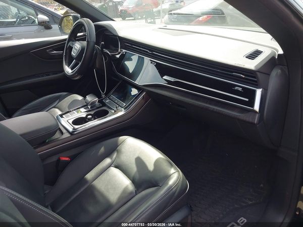 2021 AUDI Q8