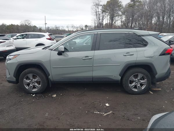 2022 TOYOTA RAV4 HYBRID XLE
