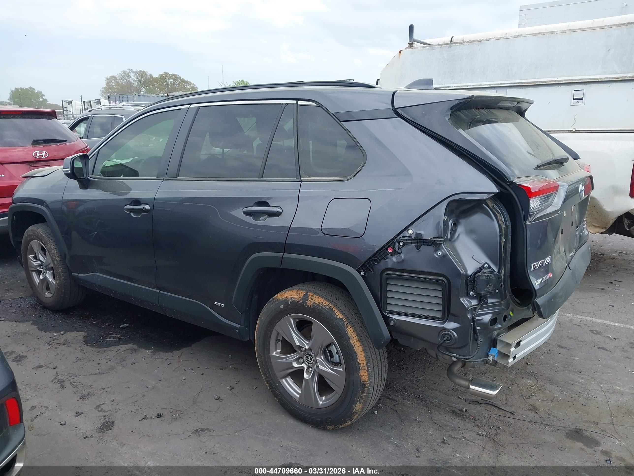 2023 TOYOTA RAV4 HYBRID XLE