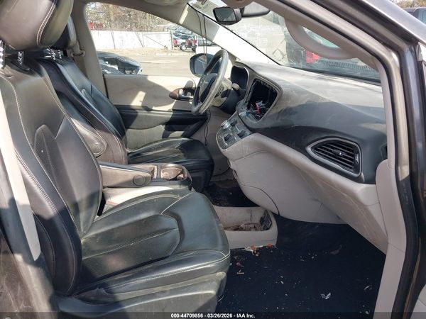 2020 CHRYSLER VOYAGER LXI — I5